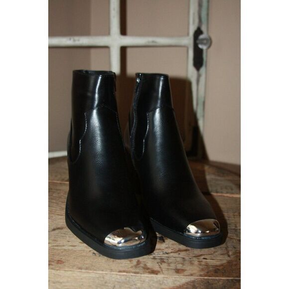 Nasty Gal Kick Start My Heart Women's 7 Black Faux Leather boots - New - Picture 2 of 7